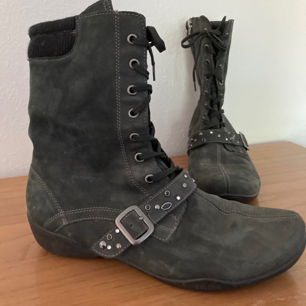 Taos Suede Dark Gray Ankle Boots Sz 10